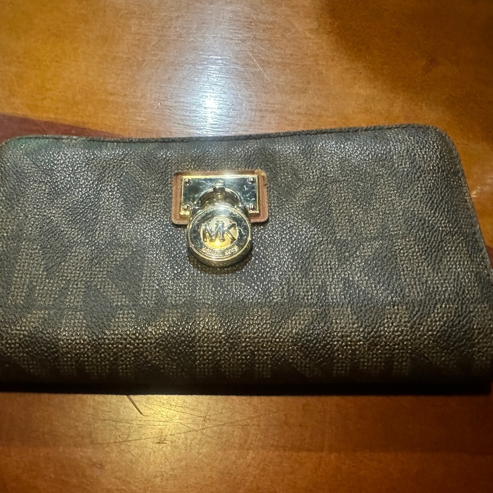 Michael Kors Hamilton Signature Continental Brown Wallet